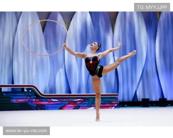 集体艺术体操赛场绽放团队之美，编排与默契成焦点